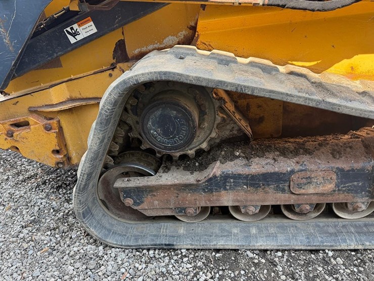 2013-deere-333e-image-13