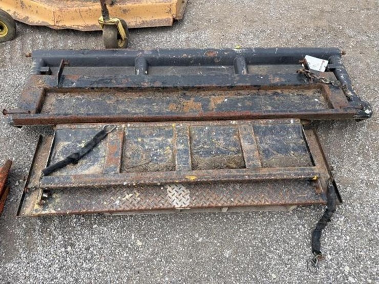 pallet-of-hd-tailgates-image-3