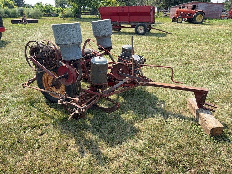 mccormick-deering-two-row-planter-image-4