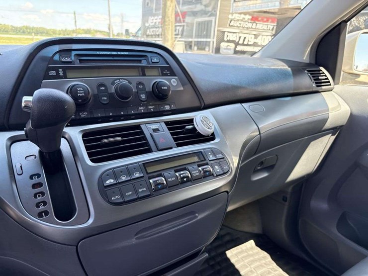 2005-honda-odyssey-image-17