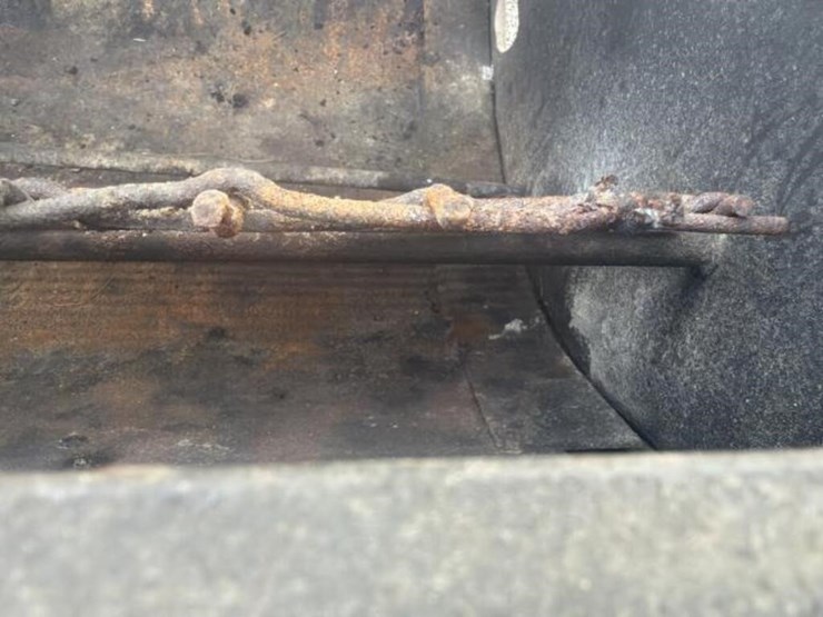 5-foot-barrel-smoker-on-trailer-image-16