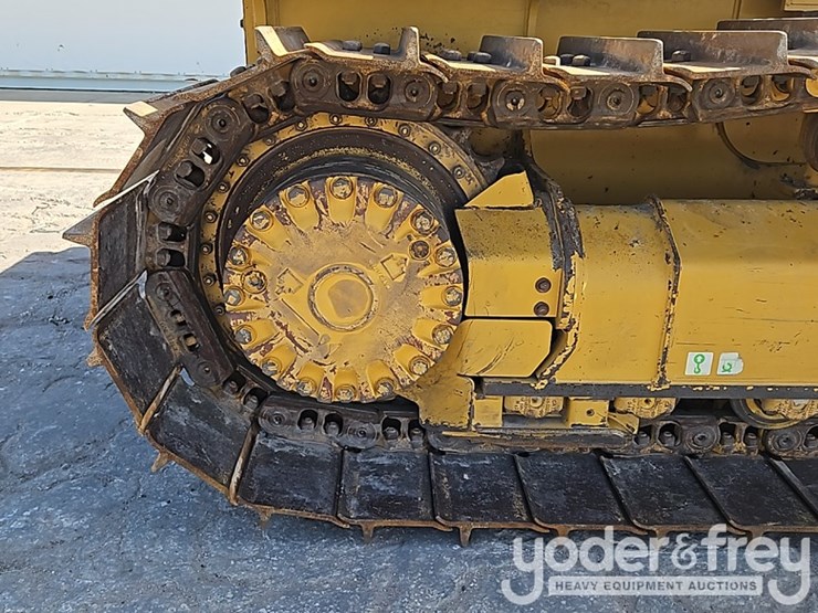 2022-caterpillar-d3-lgp-image-9