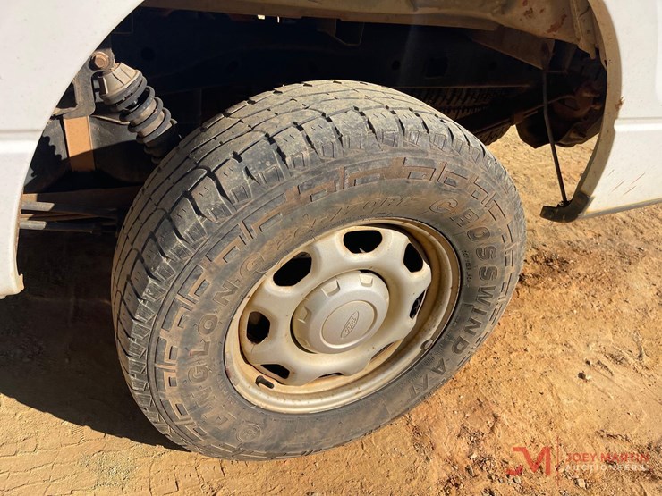 2013-ford-f150-xl-image-11