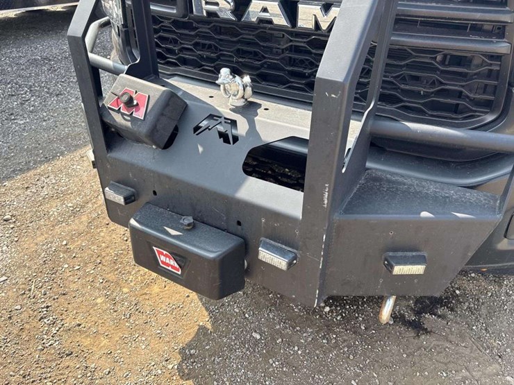 2022-dodge-3500-image-12