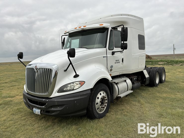 2010-international-prostar-image-1