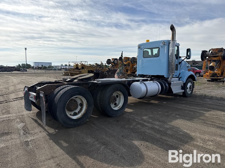 2012-kenworth-t800-image-5