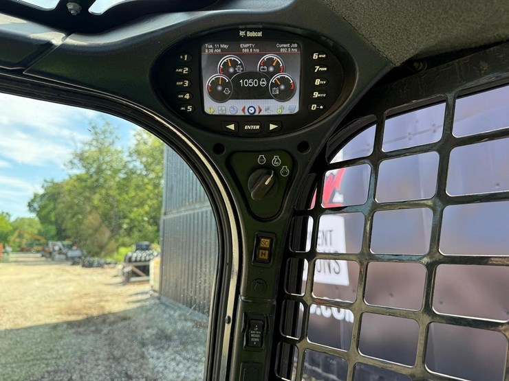2019-bobcat-t770-image-23