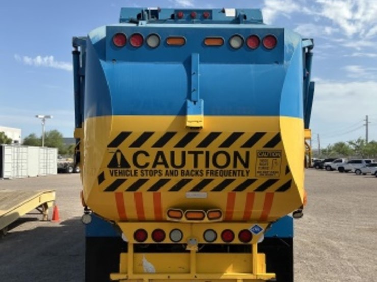 2018-peterbilt-520-image-3