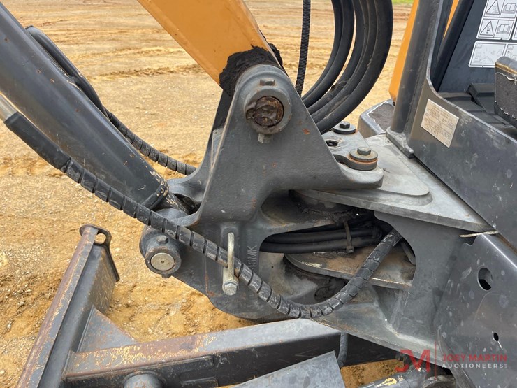 case-cx26c-mini-excavator-image-15