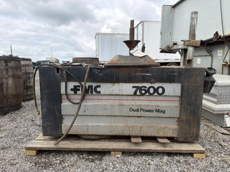 fmc-7600-tire-changer-image-1