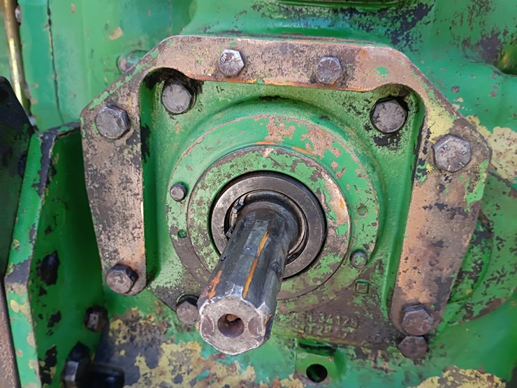 john-deere-2940-image-41
