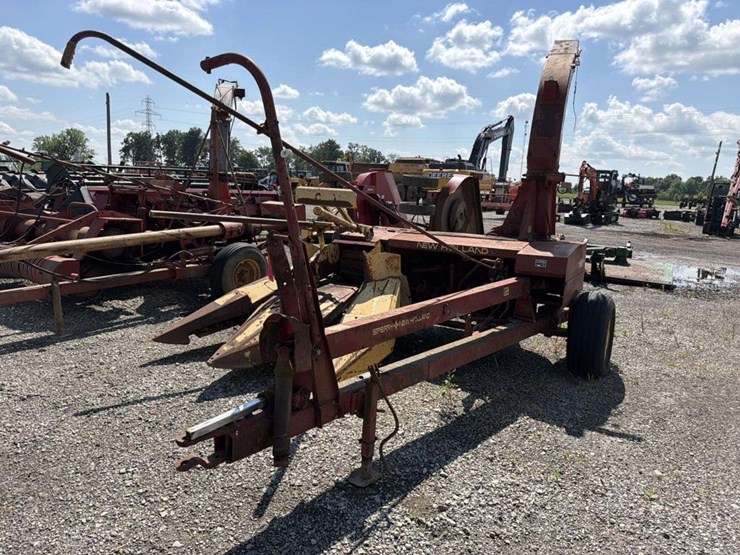 new-holland-782-image-1