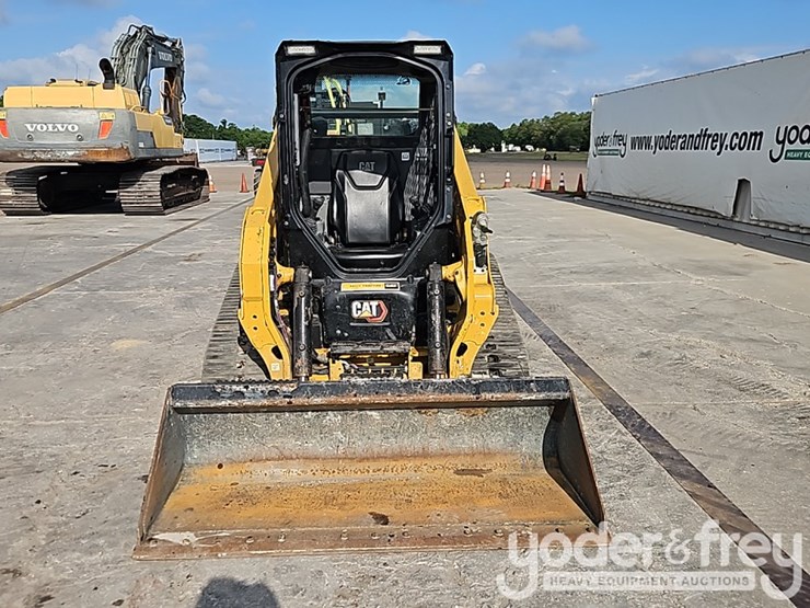 2025-caterpillar-255-image-13
