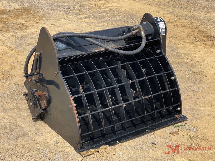 34"-concrete-mixing-bucket-mini-skid-steer-attachment-image-1