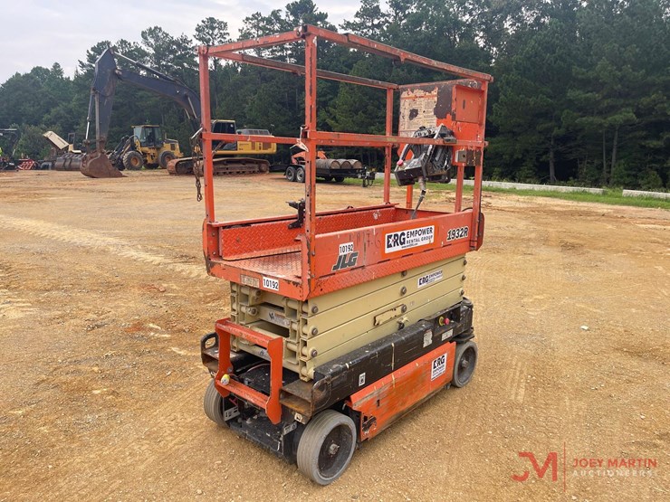 2017-jlg-1932r-image-7
