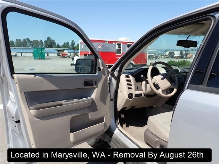 2010-ford-escape-image-3