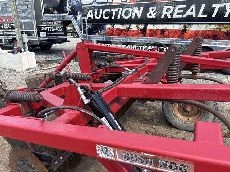 bush-hog-1560-image-10