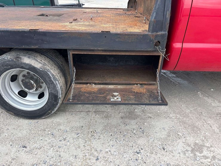 2006-ford-f550-image-22