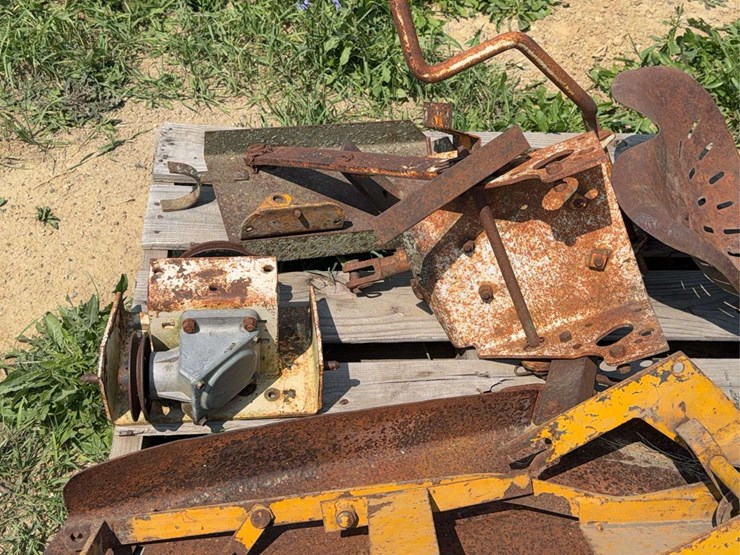 cub-cadet-mower-deck-image-10