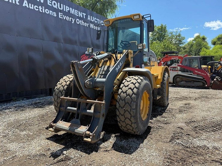 2008-deere-344j-image-8