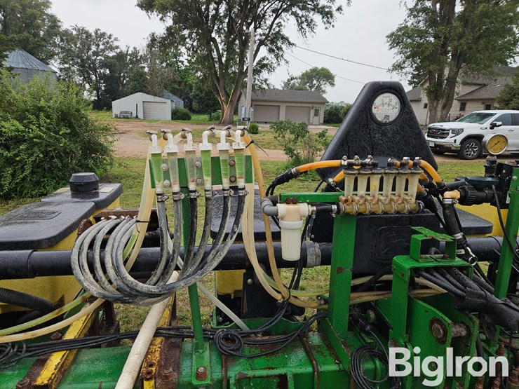 john-deere-7300-image-11