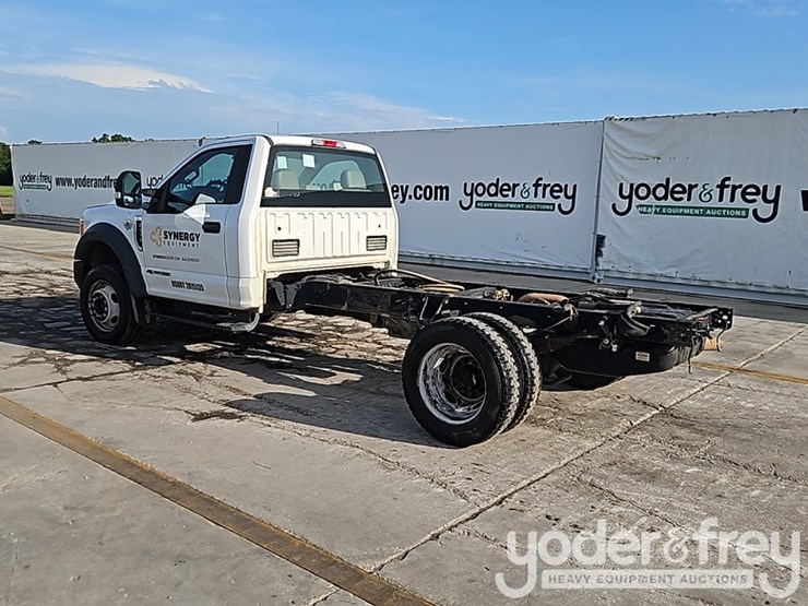 2017-ford-f550-image-4