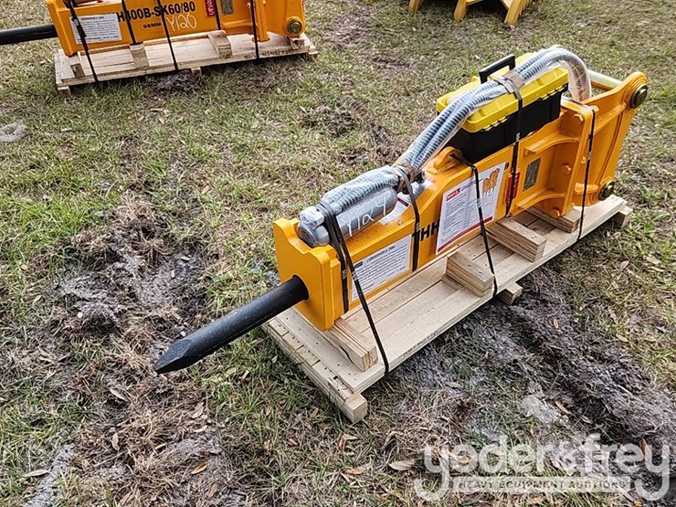 caterpillar-416-image-3