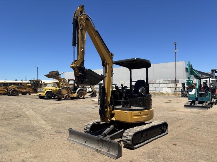 2017-caterpillar-304e2-cr-image-1