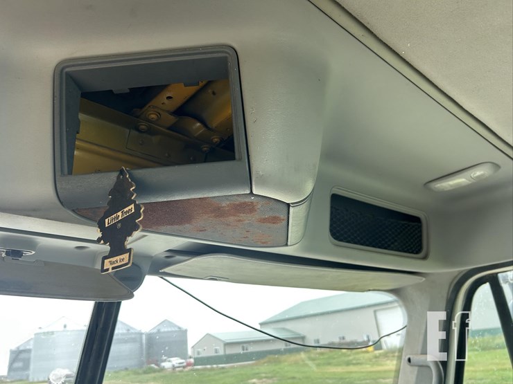 2005-freightliner-columbia-120-image-42
