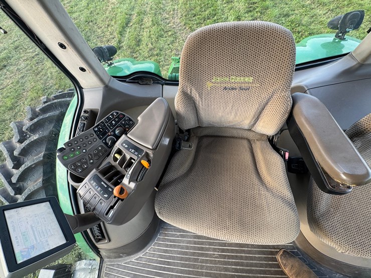 john-deere-8285r-image-40