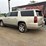 2016-chevrolet-suburban-image-3