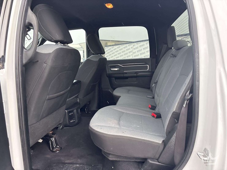 2021-dodge-2500-image-19