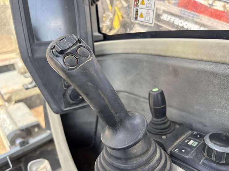 2019-wacker-neuson-et145-image-28