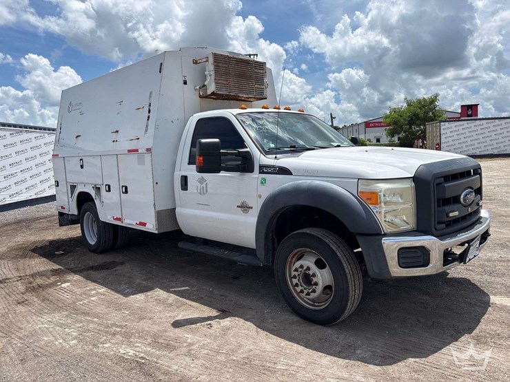 2015-ford-f550-image-2
