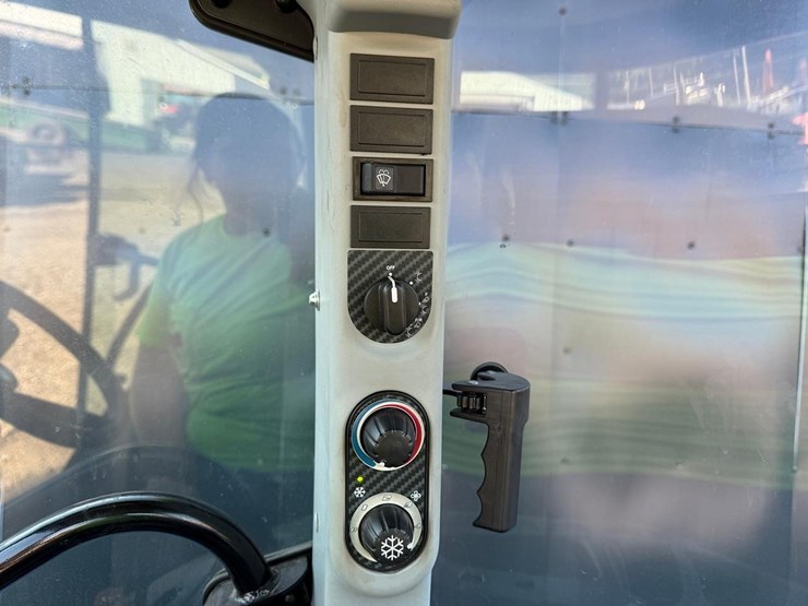 new-holland-t4.75-image-26