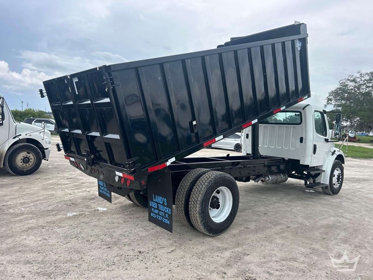 2021-freightliner-m2-106-image-3