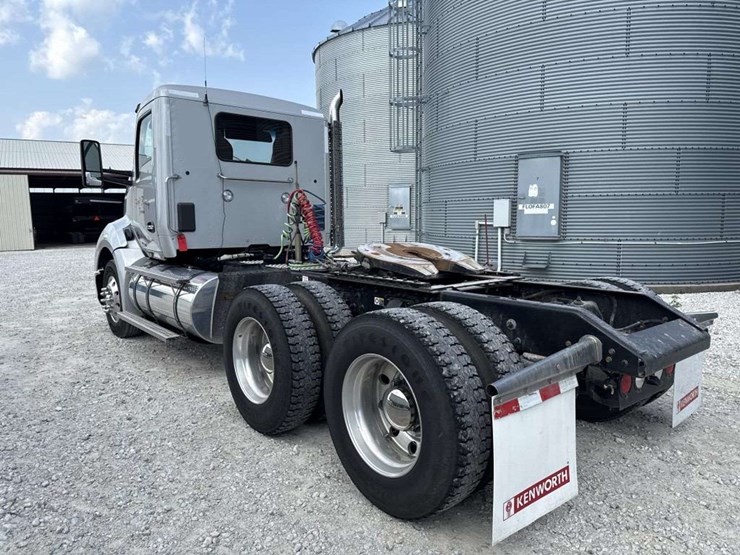 2014-kenworth-t680-image-2