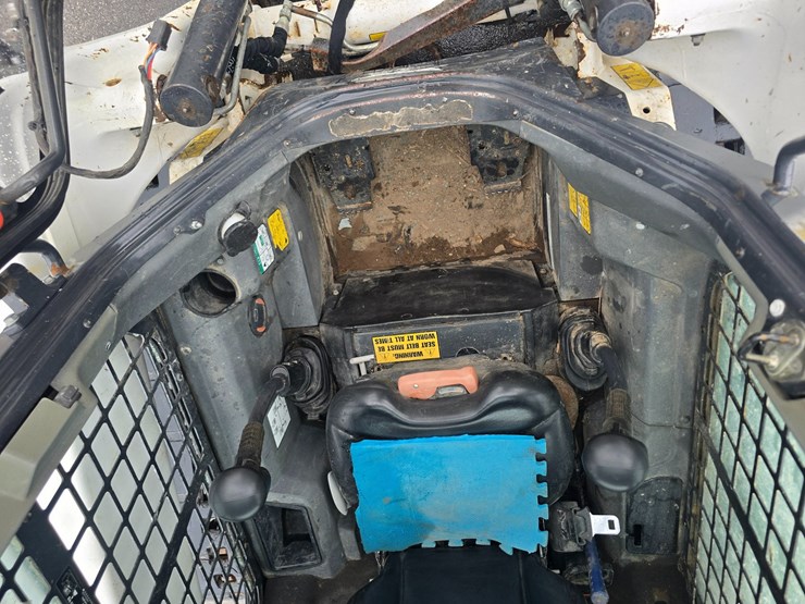 2021-bobcat-t64-image-46