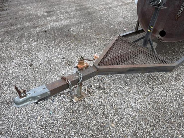 5-foot-barrel-smoker-on-trailer-image-11