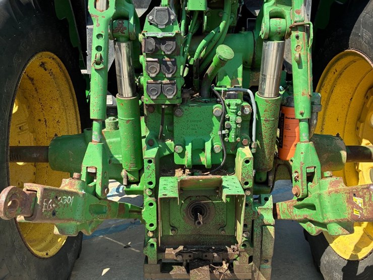 john-deere-7210-image-4