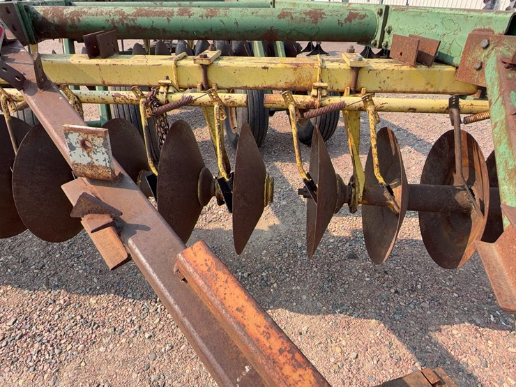 john-deere-340-image-23
