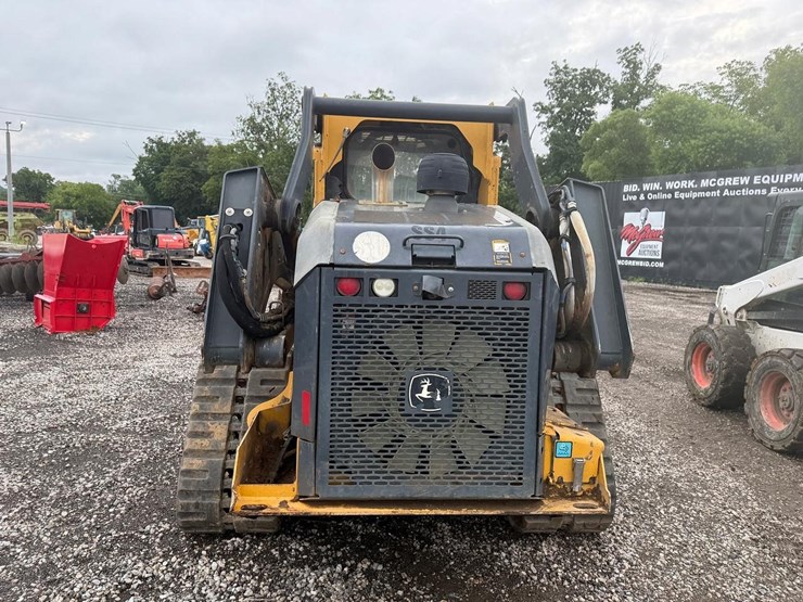 2021-deere-333g-image-7