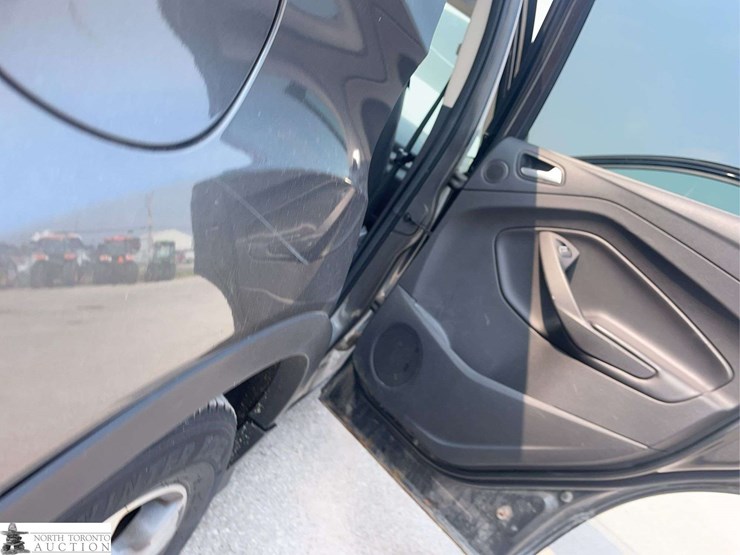 2017-ford-escape-se-image-33