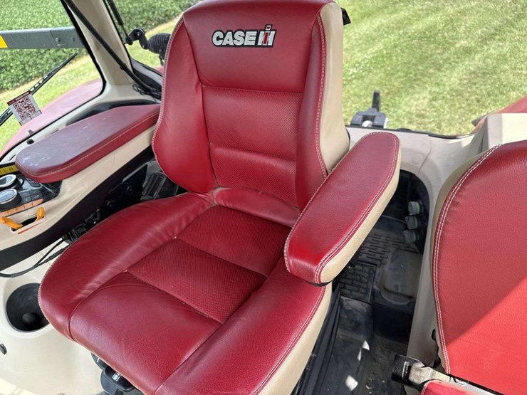 2021-case-ih-340-image-31
