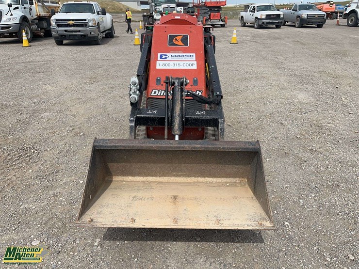 2021-ditch-witch-sk800-image-8