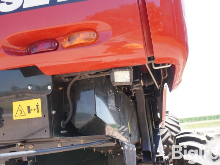 2014-case-ih-5140-image-17