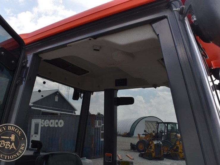 2013-kubota-b3000hsd-image-35