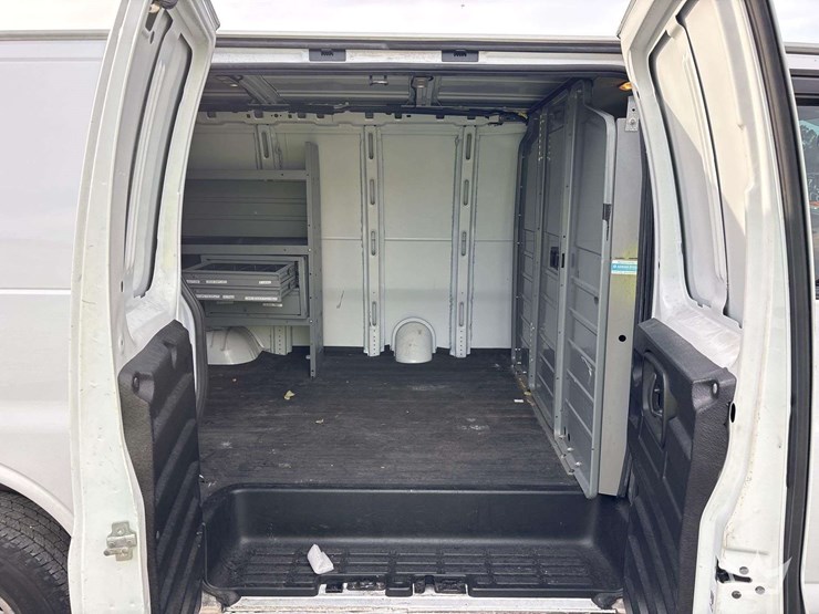 2019-chevrolet-express-2500-image-22