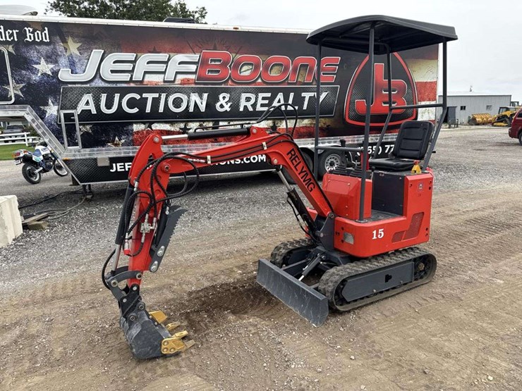 yc-15-mini-excavator-image-1