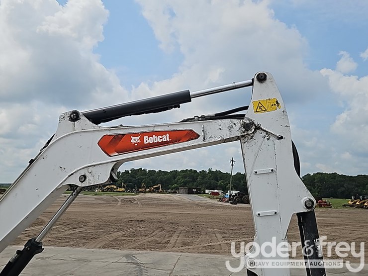 2022-bobcat-e32i-image-16